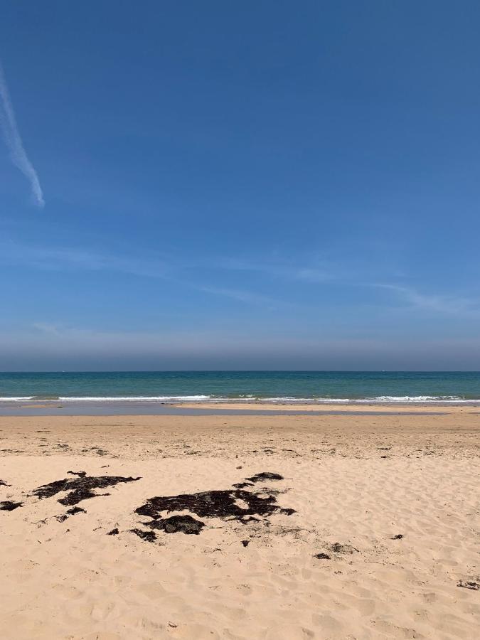 Gite "Au P'Tit Tourois" De Plain-Pied Tout Confort Avec Veranda Proche D'Omaha Beach Et De Bayeux Accueillant Les Animaux Exterior photo